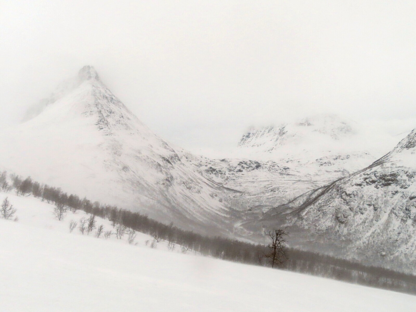   Kirkeselva,  -   Kirkestinden