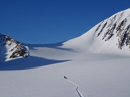     ,    Reinsbukkbreen
