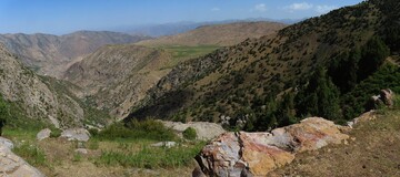     trail to Ispena plateau