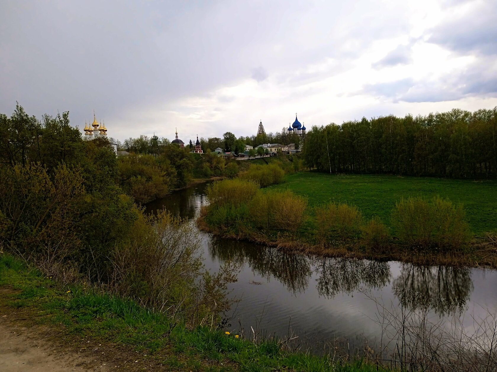 �������