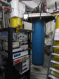 upper rack with one lock-in block installed