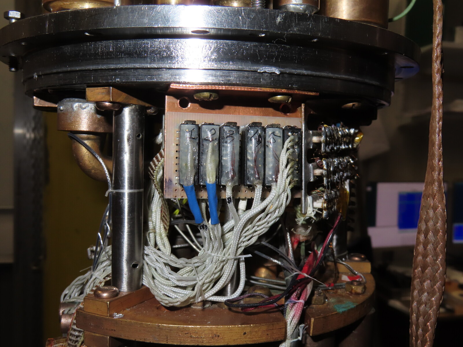 Old feedthrough - lower PCB